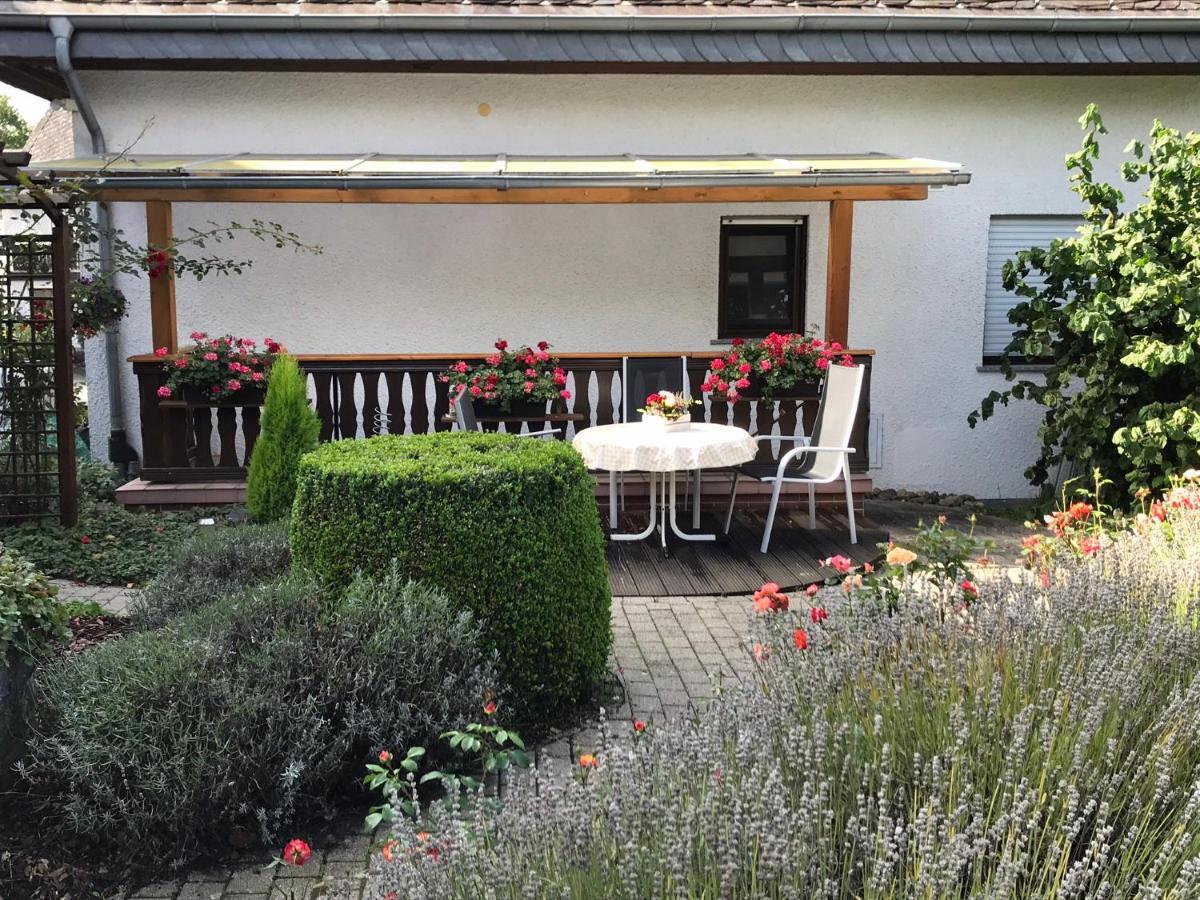 Monteur-/und Ferienwohnung Diehl Asslar Exterior foto